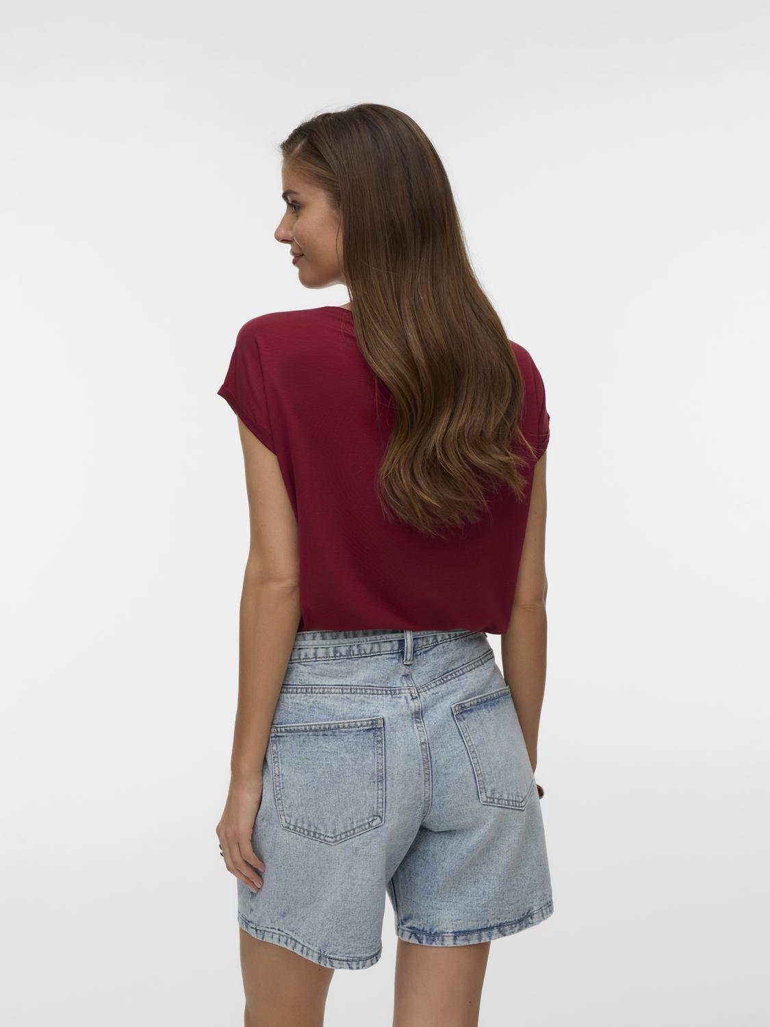 model_shot-back
